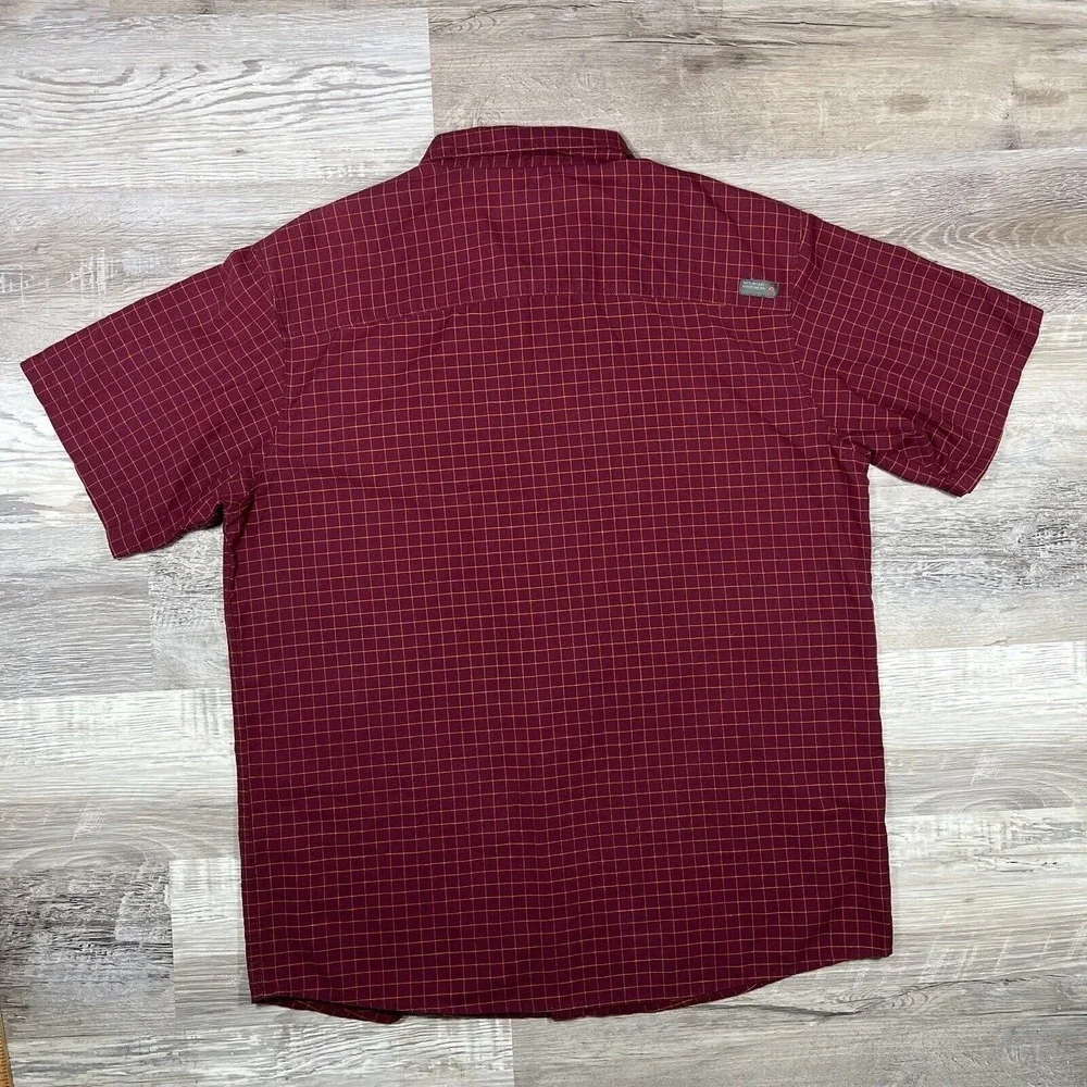 Mountain‎ Hardwear Shirt Men's Large Red Plaid Outdoor Short Sleeve Hiking
